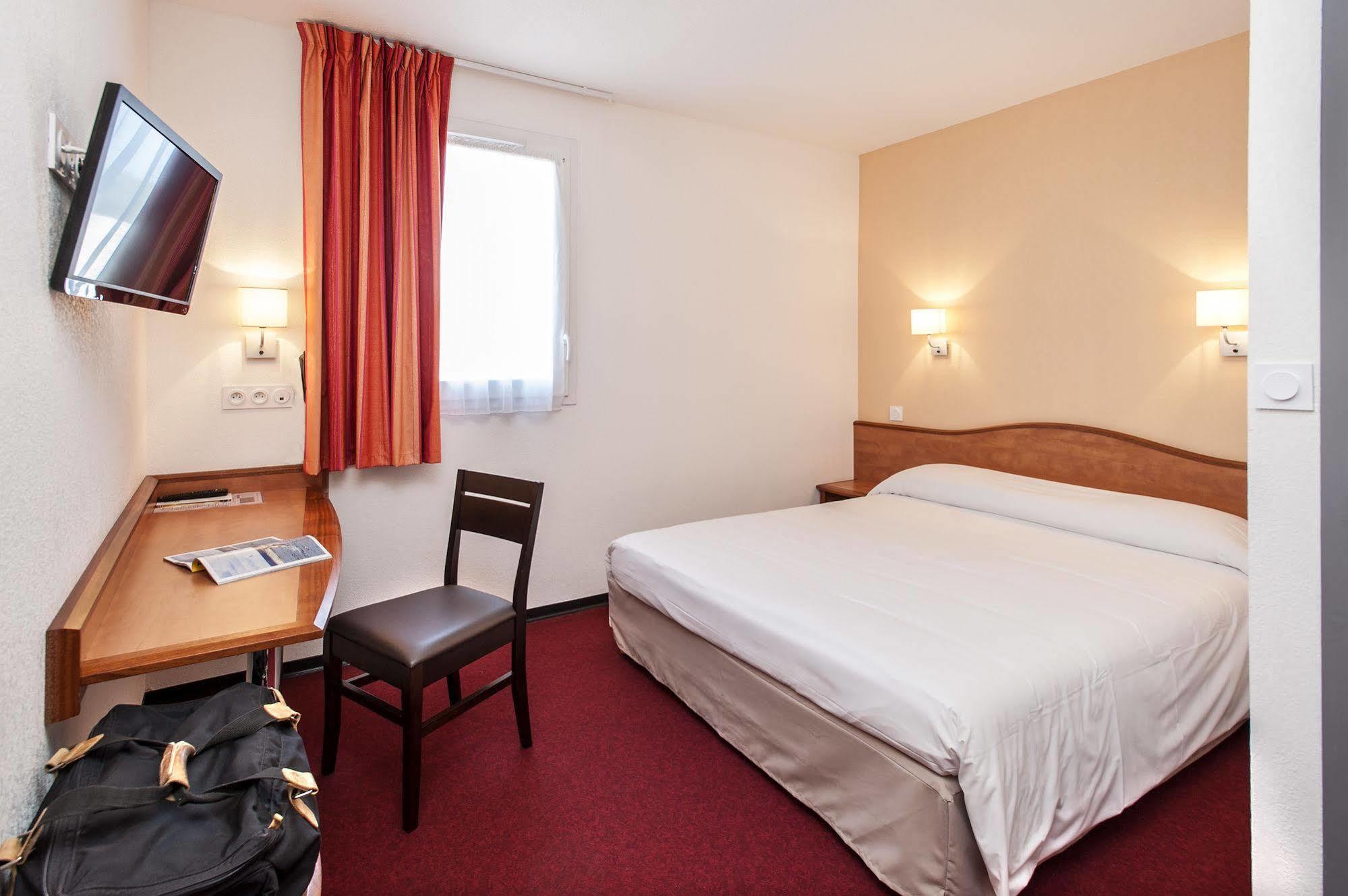 Brit Hotel Confort Villeneuve Sur Lot Bias  Exterior photo